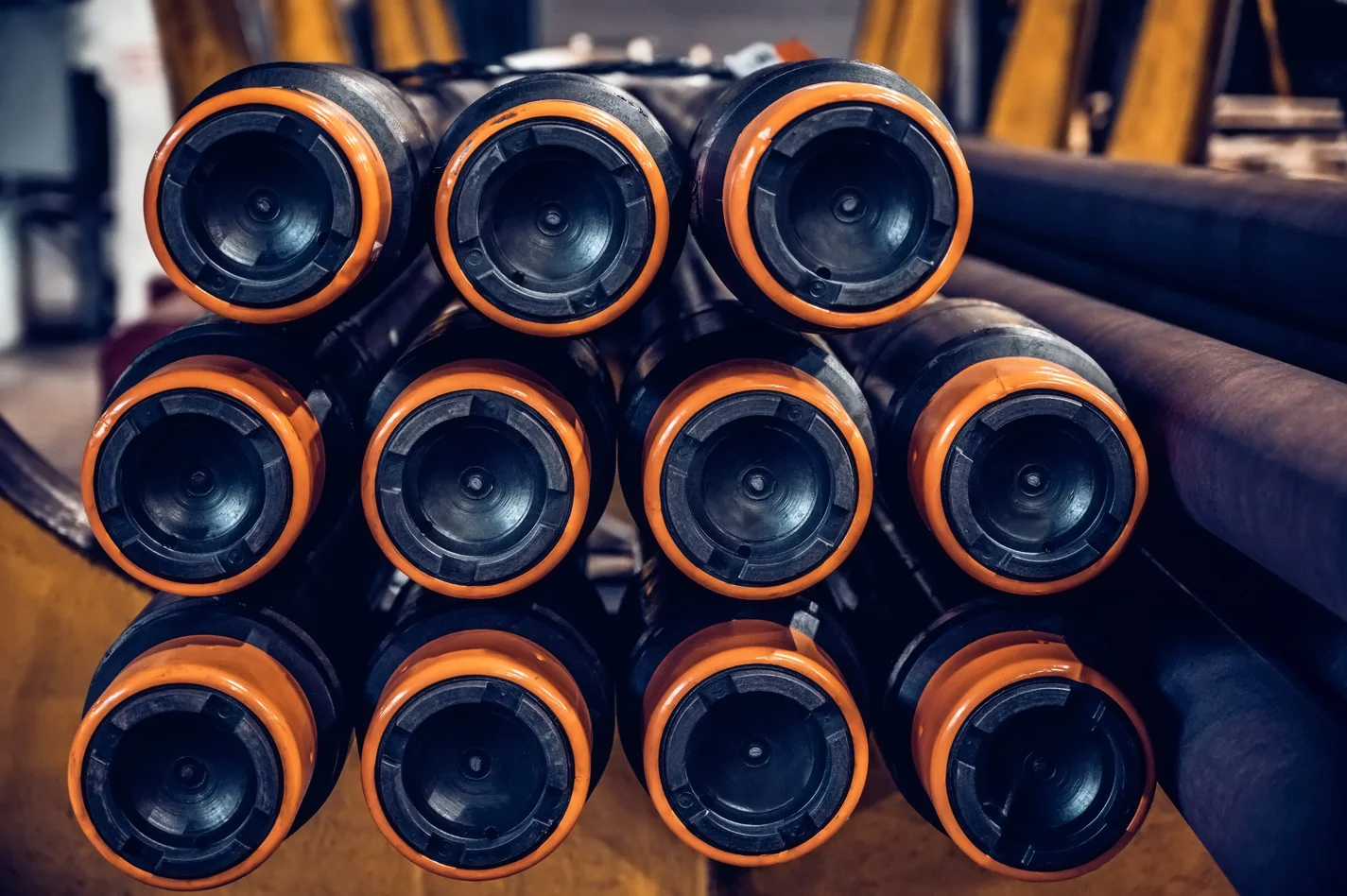 Columnas de perforación, aceros DTH y amortiguadores: la sinergia de sus componentes.